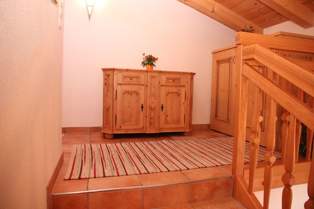 Das Gaestehaus Schneider Am Dorfplatz ألباخ المظهر الخارجي الصورة