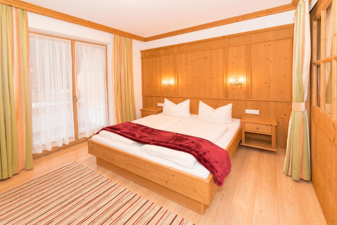 Das Gaestehaus Schneider Am Dorfplatz ألباخ المظهر الخارجي الصورة