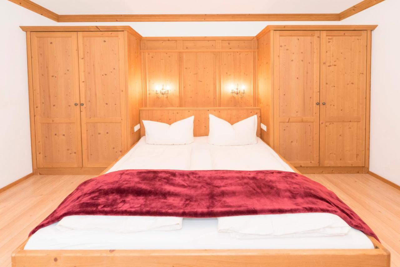 Das Gaestehaus Schneider Am Dorfplatz ألباخ المظهر الخارجي الصورة