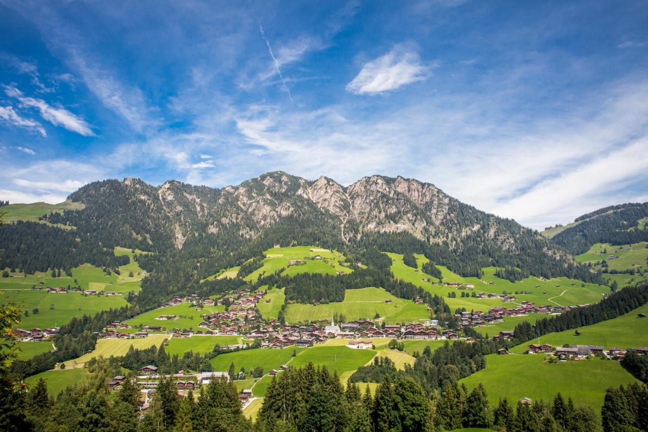 Das Gaestehaus Schneider Am Dorfplatz ألباخ المظهر الخارجي الصورة